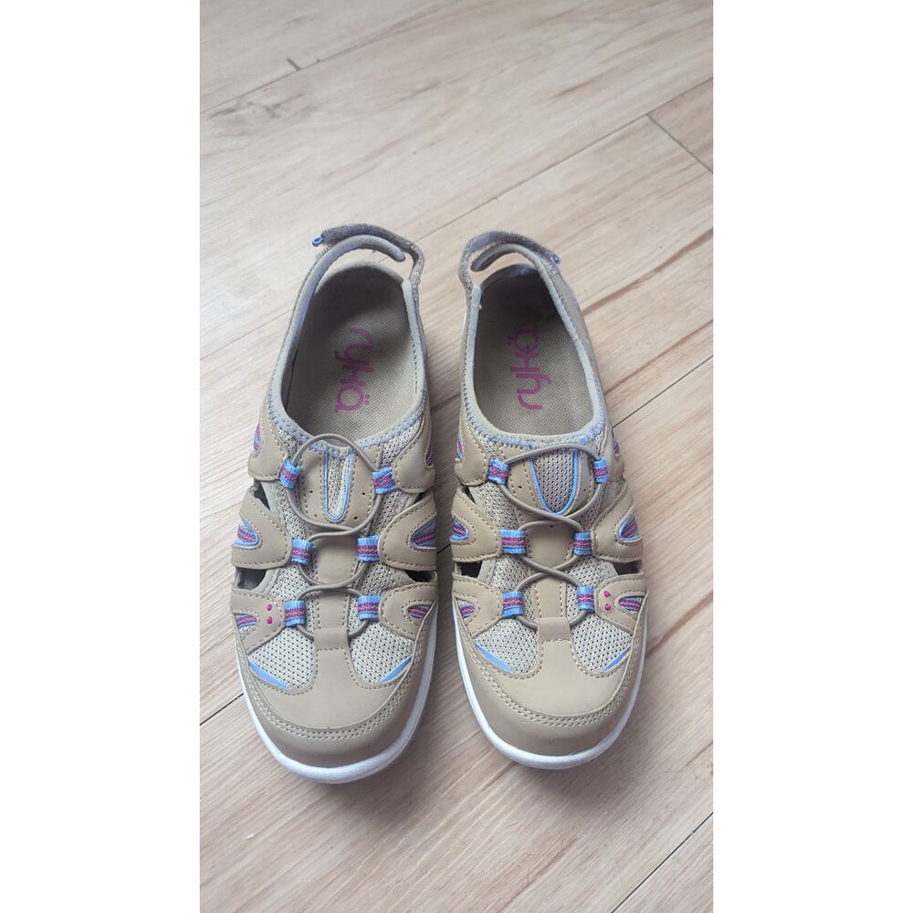Women's Ryka slip on walking shoes. size 8